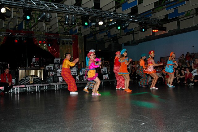 min 2005 11 12 fous swing 186